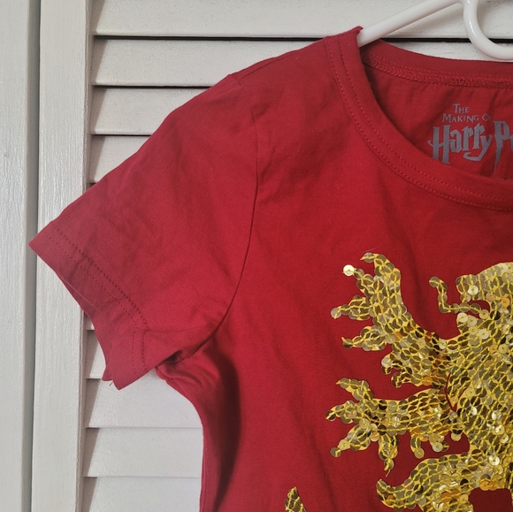 WARNER BROS Studio London Harry Potter Griffindor Cotton Tee, Size M - Picture 4 of 9
